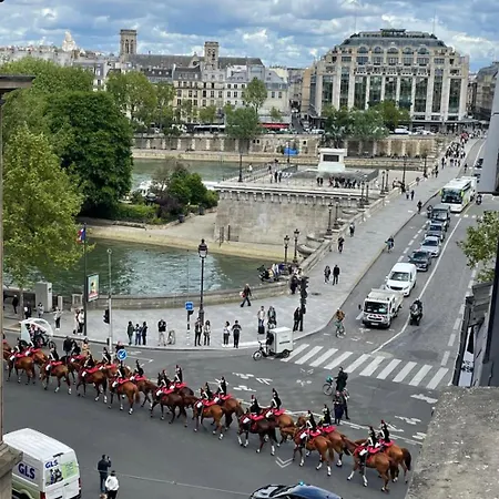Appartement Vue Sur La Seine à Paris Extérieur photo