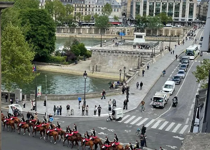 Vue Sur La Seine